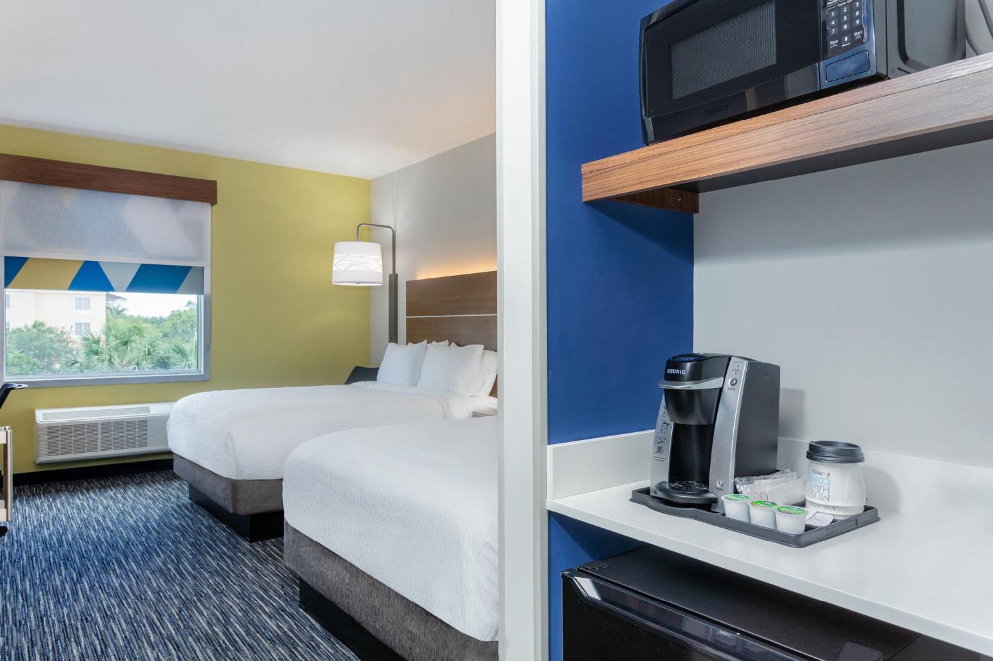 Holiday Inn Express & Suites - Miramar By Ihg Exterior photo