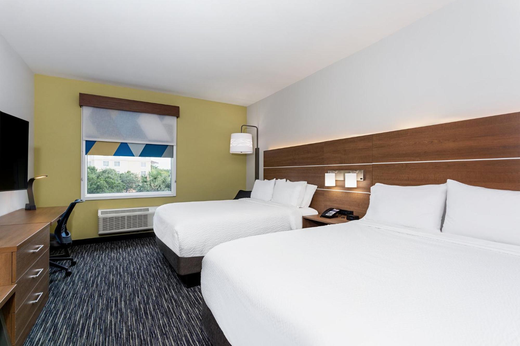 Holiday Inn Express & Suites - Miramar By Ihg Exterior photo